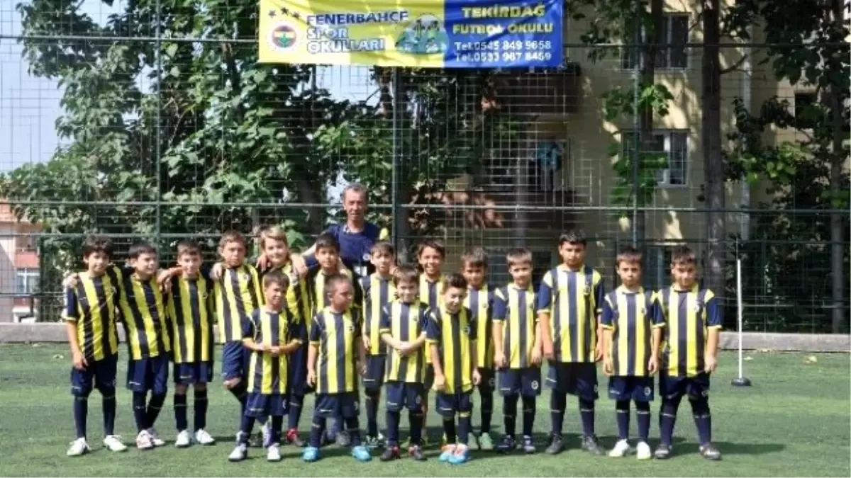 Tekirdağ\'da Fenerbahçe Futbol Okulu Açıldı