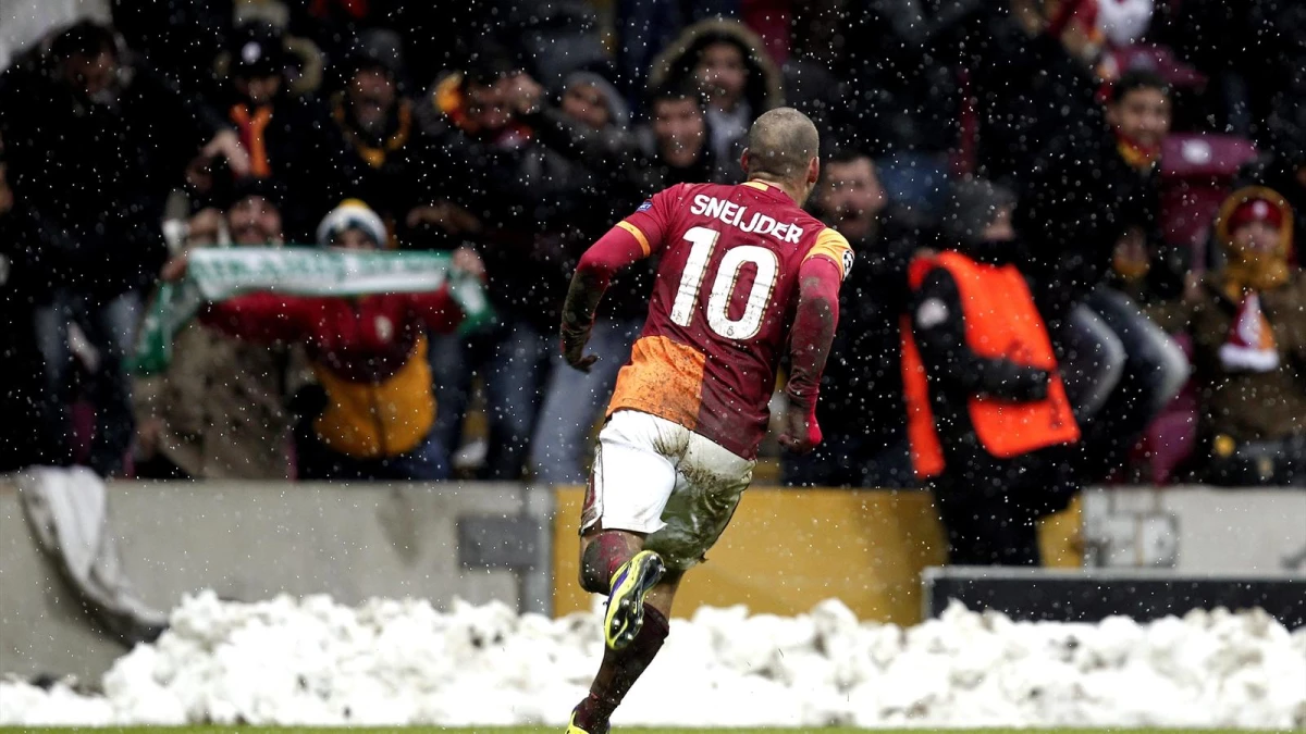\'Wesley Sneijder Galatasaray\'ın Yeni Transferi Olacak"