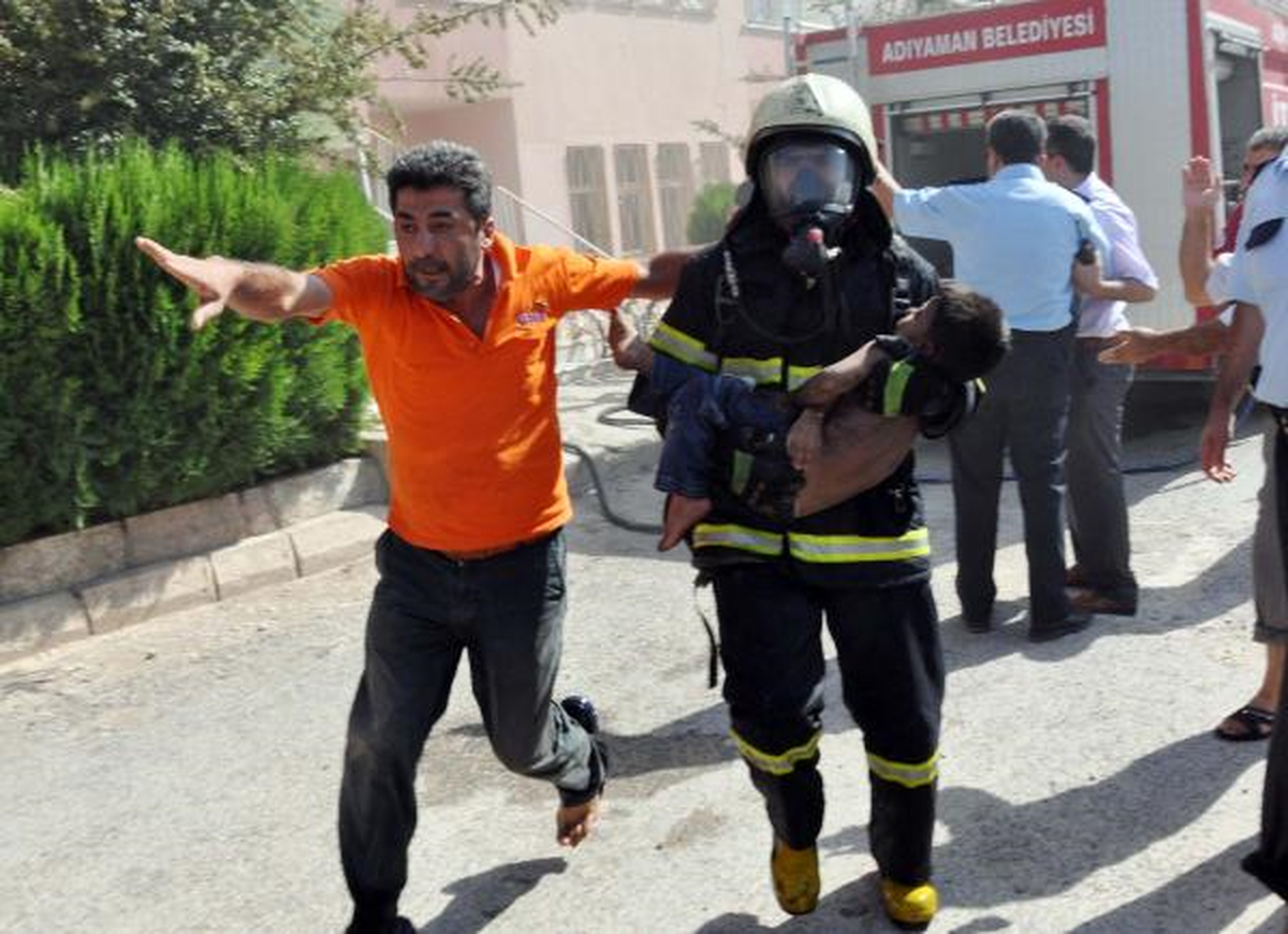 Adıyaman\'da Çıkan Yangında Ağır Yaralanan 2 Kardeşten 1\'i Öldü