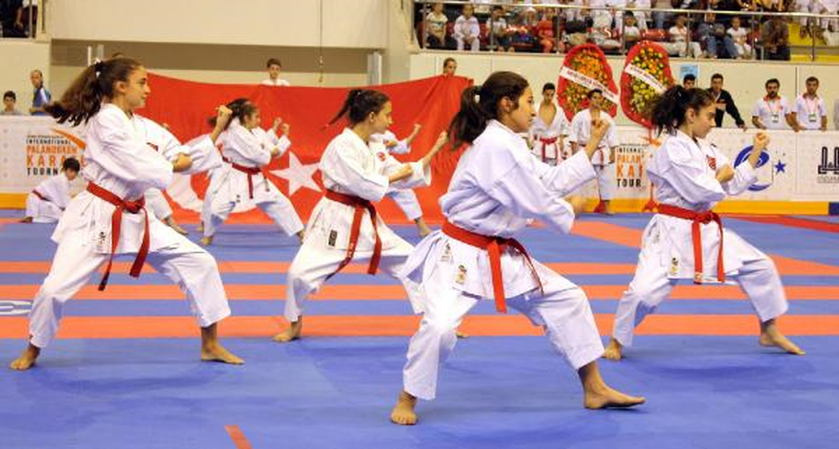 Erzurum\'da 11. Uluslararası Karate Turnuvası Törenle Başladı