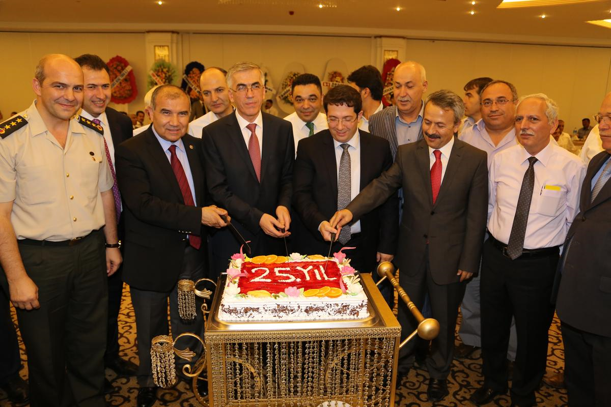 Aksaray\'da 25. Yıl Resepsiyonu