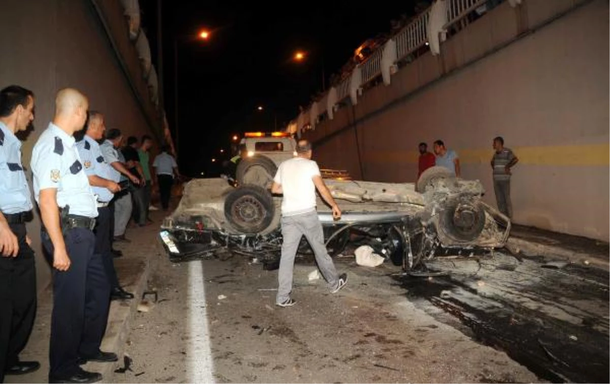 Antalya\'da Trafik Kazaları: 12 Yaralı