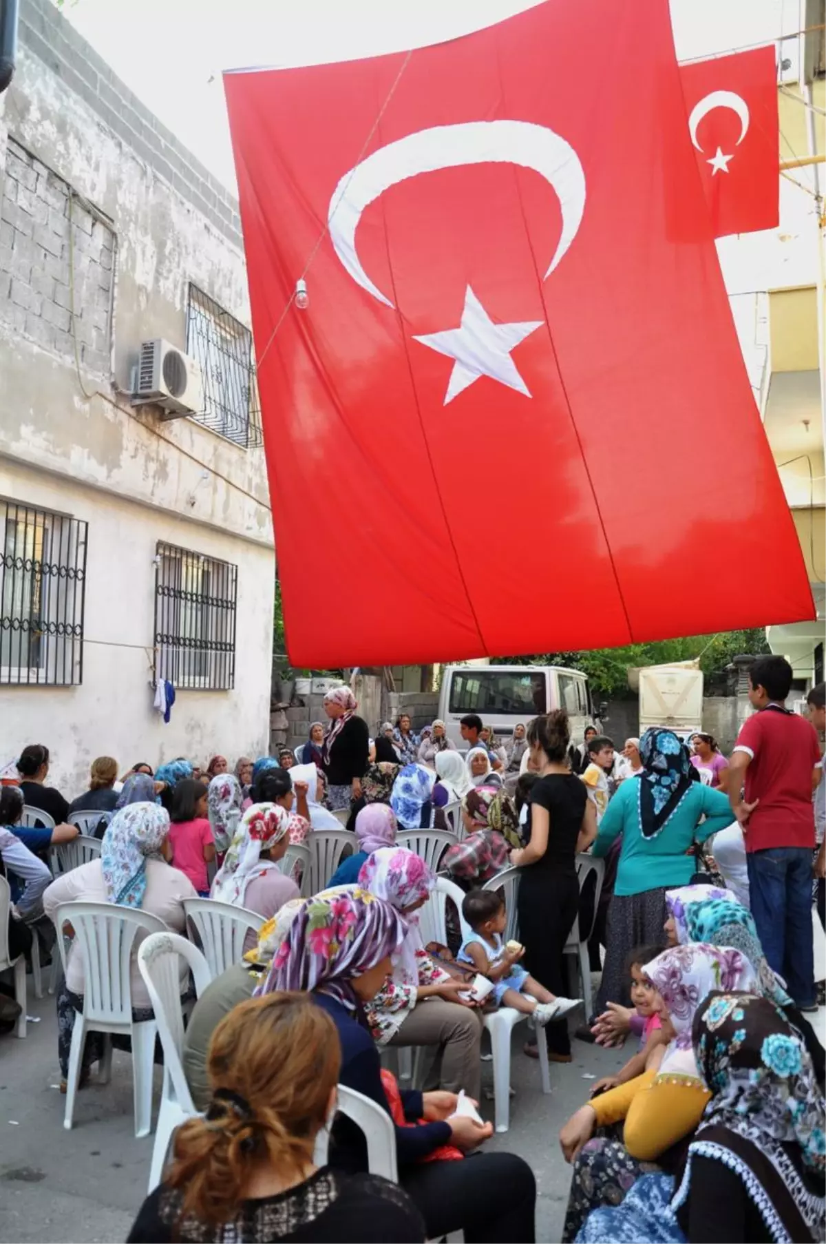 Diyarbakır\'da Trafik Kazasında 3 Polisin Hayatını Kaybetmesi