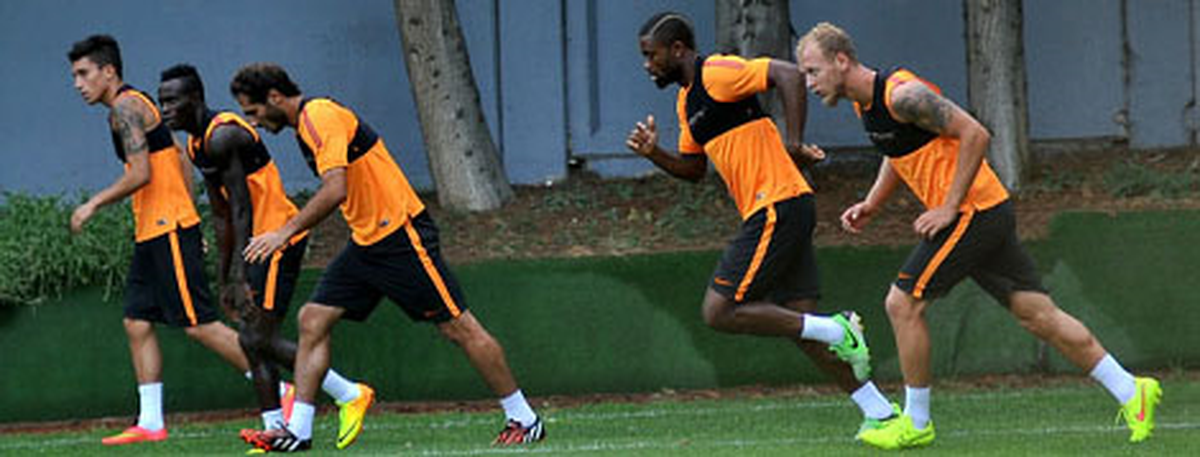 Galatasaray, Belçika\'da Yarın Royal White Star ile Karşılaşacak