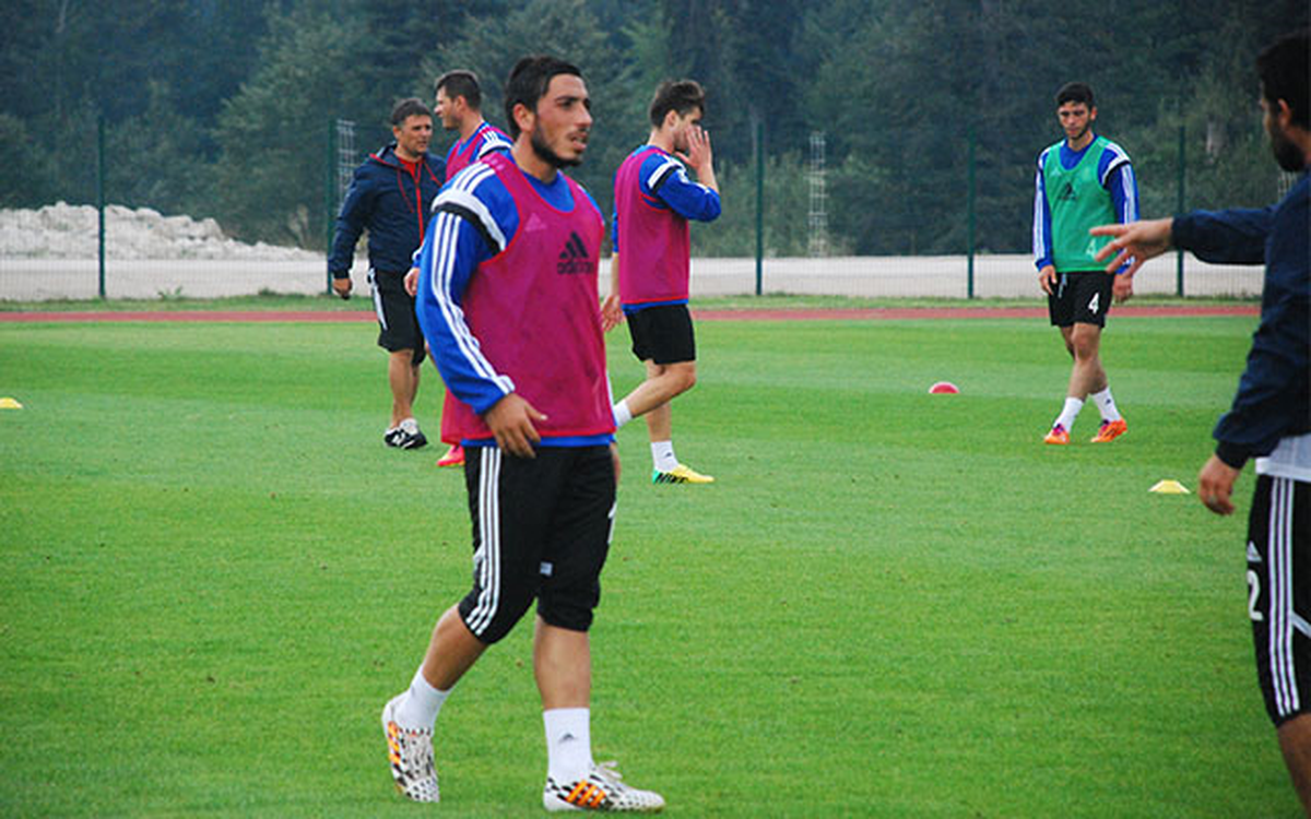 İzzet Canlıka Kırıkhanspor\'a Kiralandı