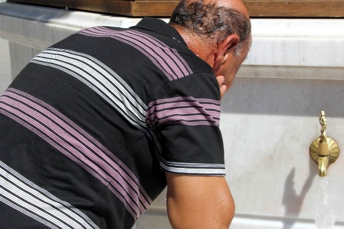 Bursa\'da Kavurucu Sıcaklar Vatandaşlara Zor Anlar Yaşattı