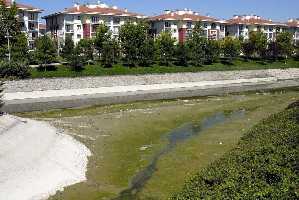 Porsuk Çayında Kuraklık Görüntüsü