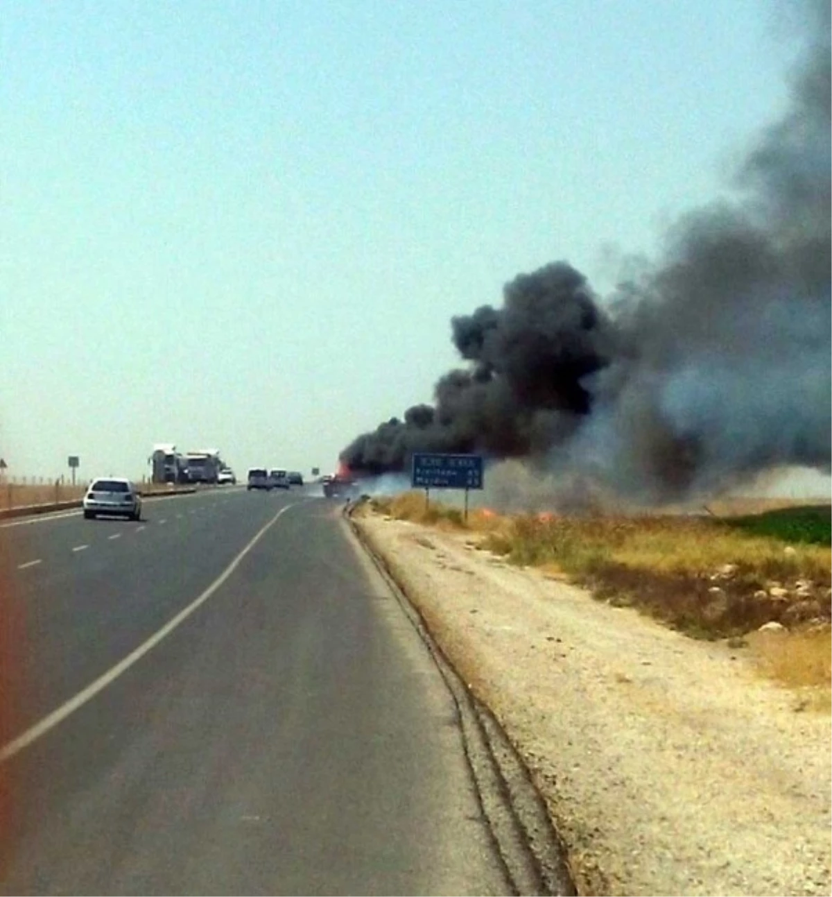 Nusaybin\'de Seyir Halindeki Tır Alev Aldı