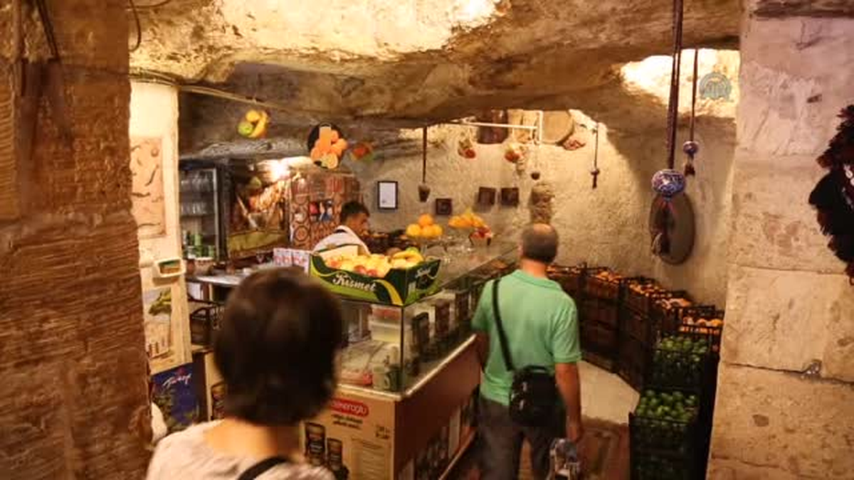 Gaziantep\'te Sıcaktan Bunalanlar Mağarada Serinliyor