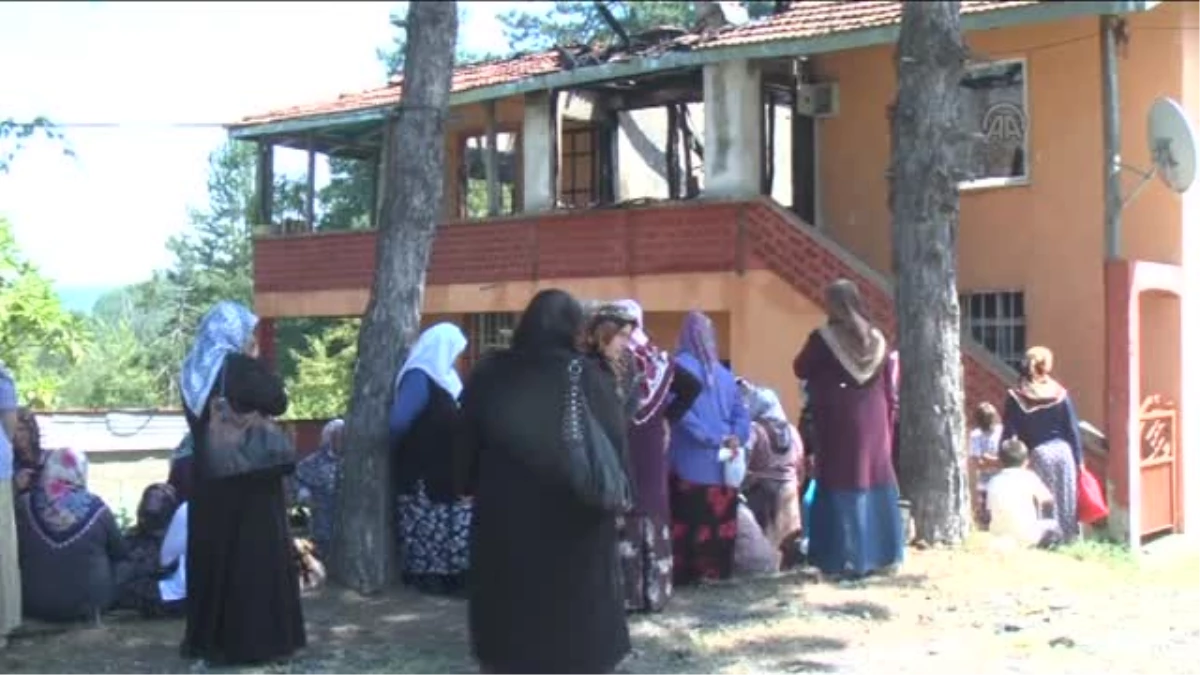 Zonguldak\'ta Yangında Ölen Anne ile Kızın Cenazeleri Defnedildi