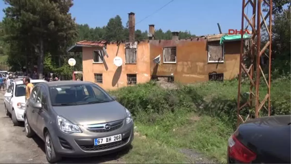 Yangında Ölen Anne ve Kızı Toprağa Verildi