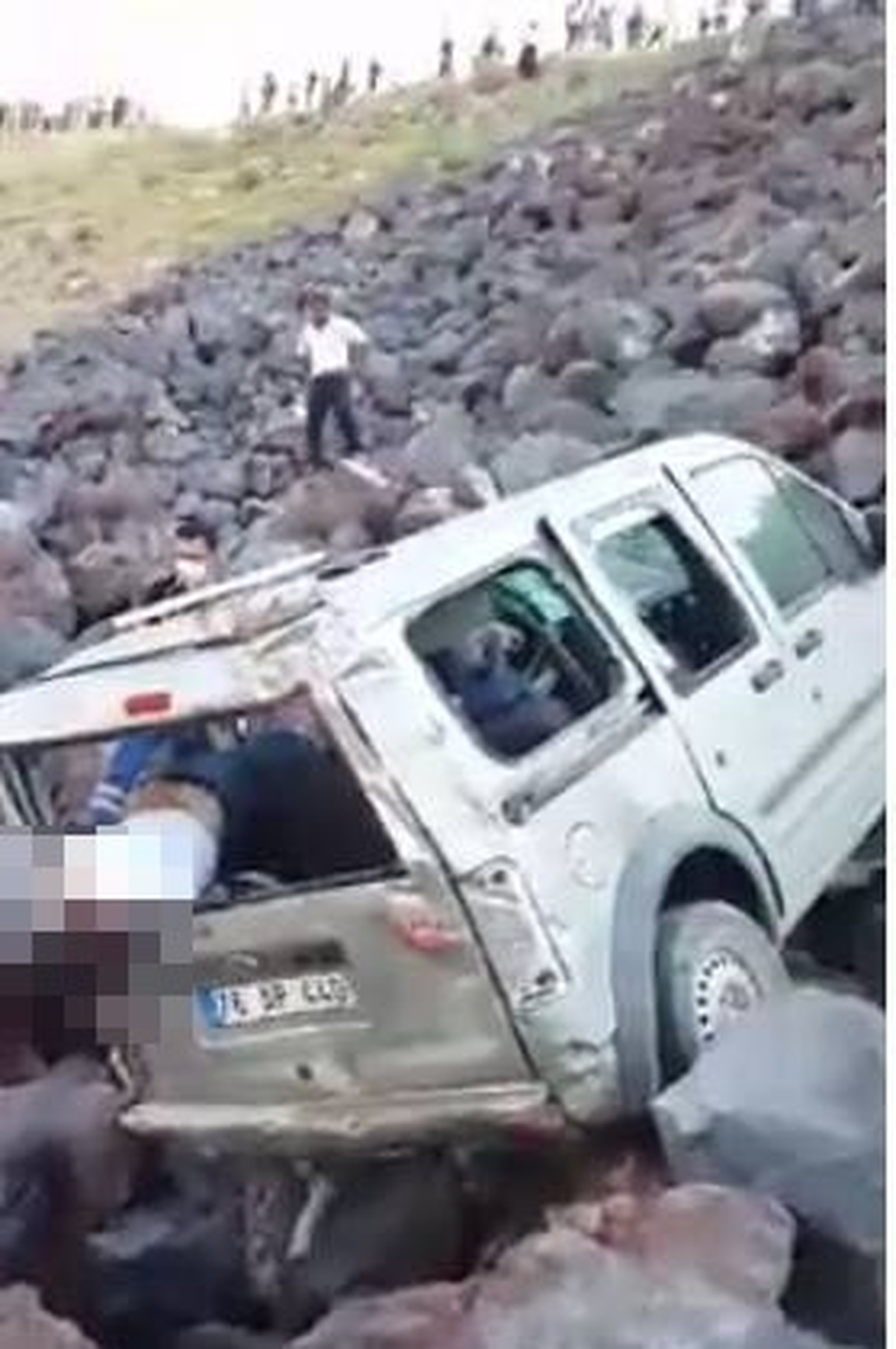 Aracıyla Uçuruma Yuvarlanan Şahsın Cesedi 3 Gün Sonra Bulundu