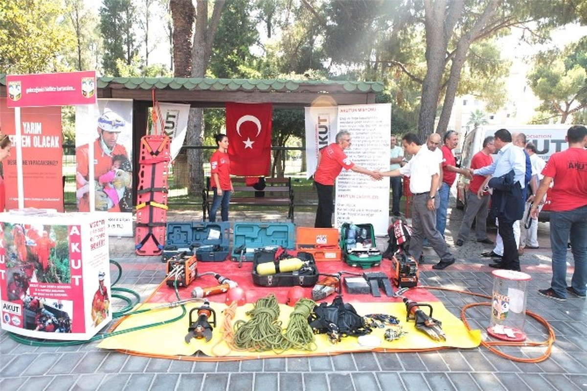 Bornova 17 Ağustos\'u Unutmadı