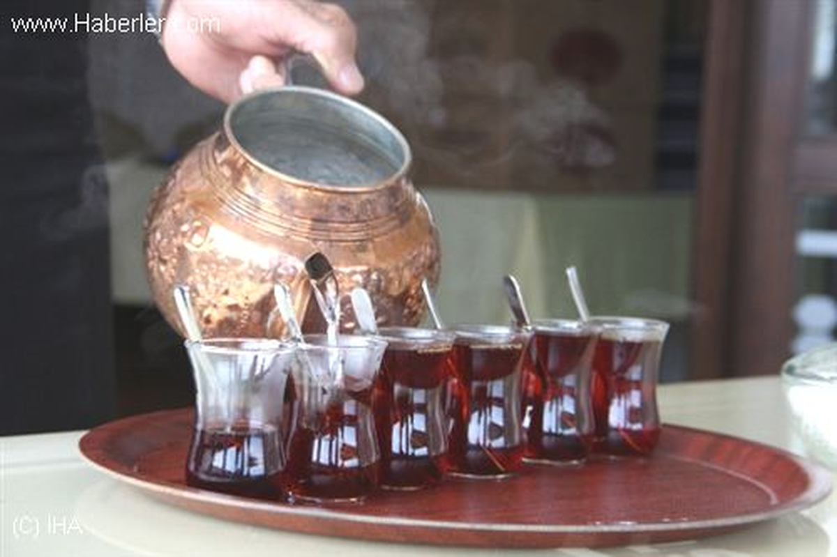 Çay Demleme Yarışması\'nda Heyecan
