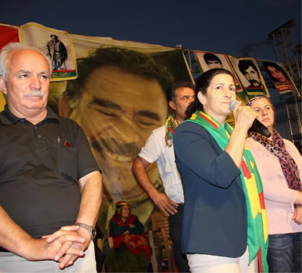 PKK\'lılar Bingöl\'de Şehre İndi, Festivale Katıldı