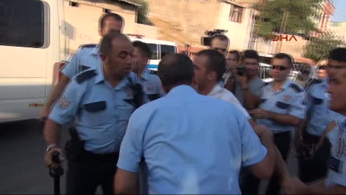 Gaziantep\'te Yol Kapatma Eylemine Biber Gazlı Müdahale