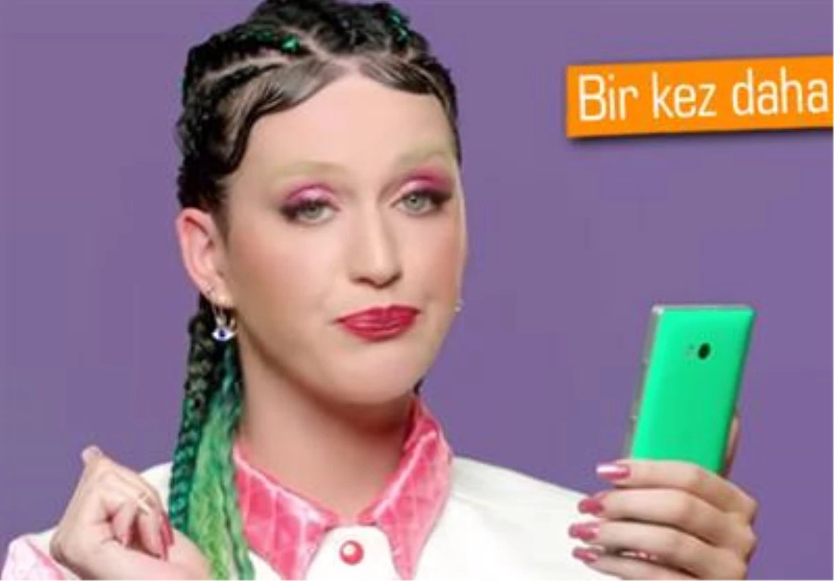 Katy Perry, Yine Nokia Lumia Dedi