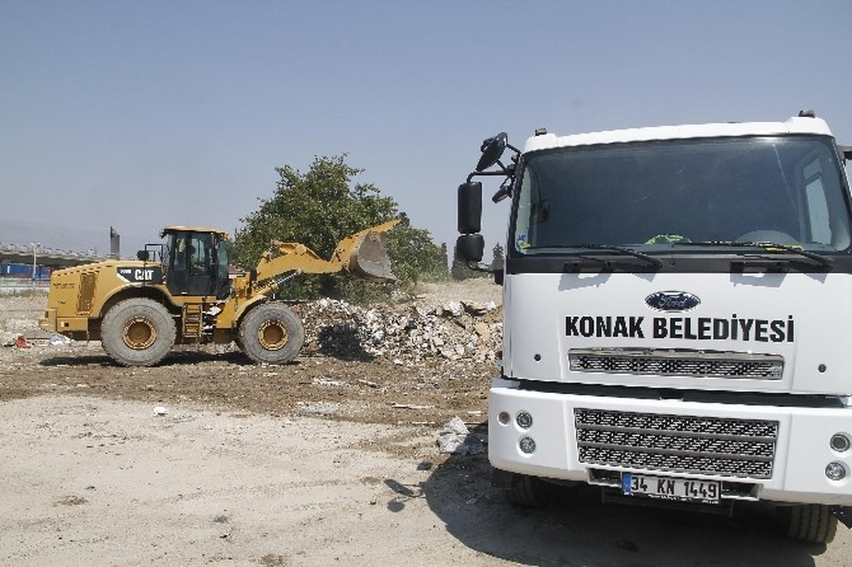 Konak Belediyesi Kaçak Döküme Göz Açtırmıyor