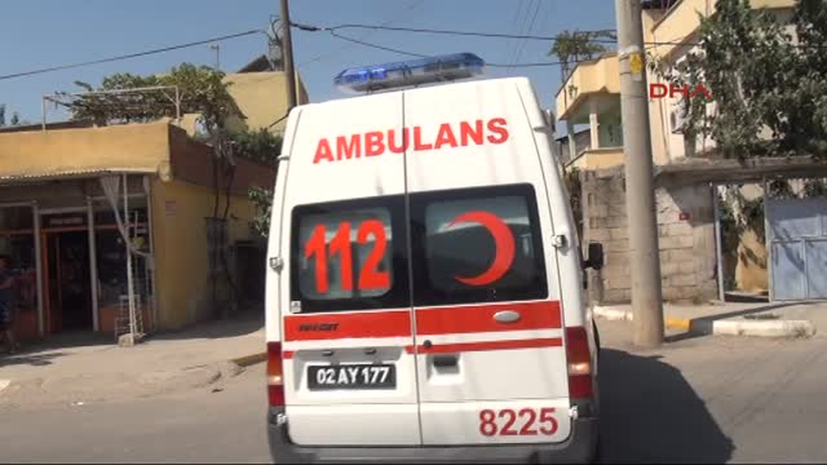 Motosiklet Kamyonete Çarptı: 2 Yaralı