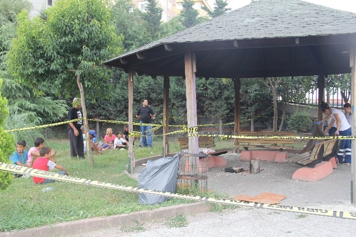 Parkta Bonzai İçen Genç Hayatını Kaybetti