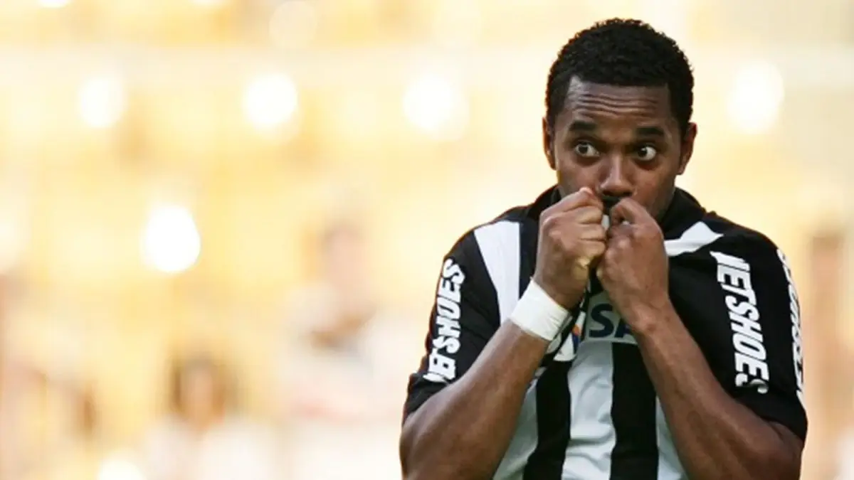 Robinho Santos\'taki İlk Golünü Attı