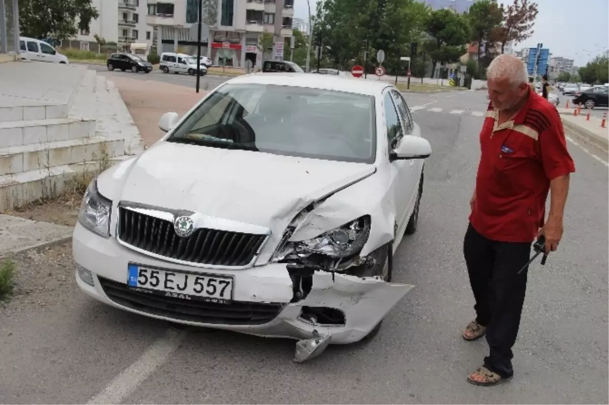 Samsun\'da Trafik Kazası: 2 Yaralı