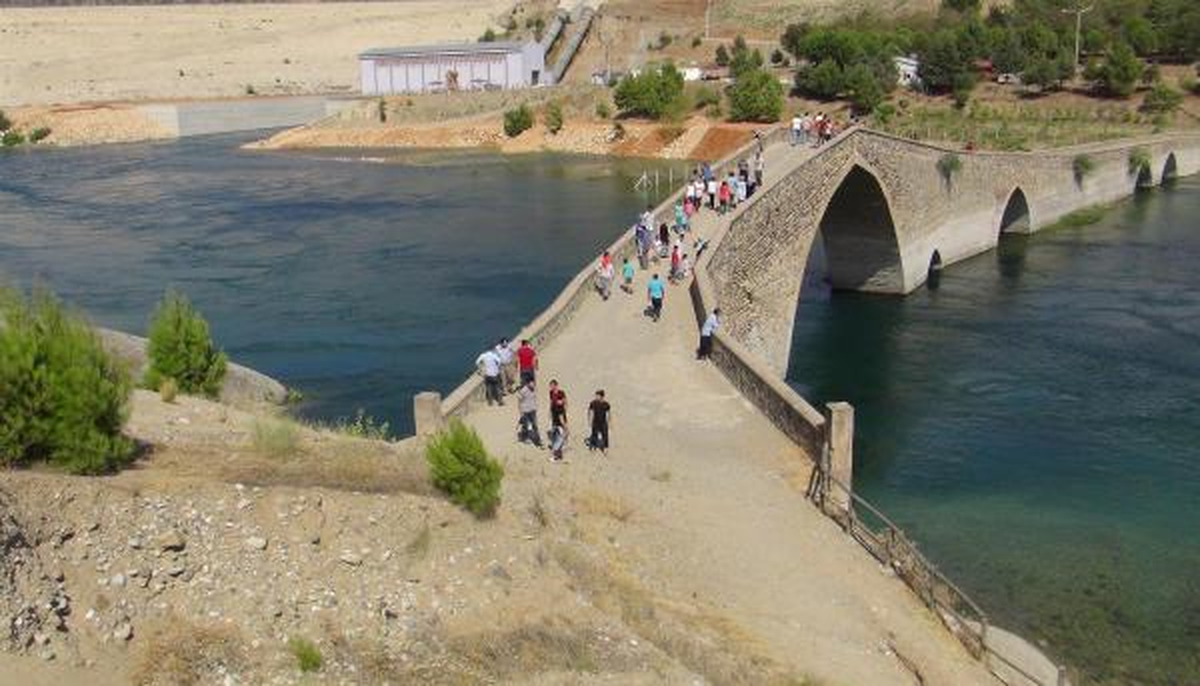 Serinlemek İçin Baraja Giren Genç Boğuldu