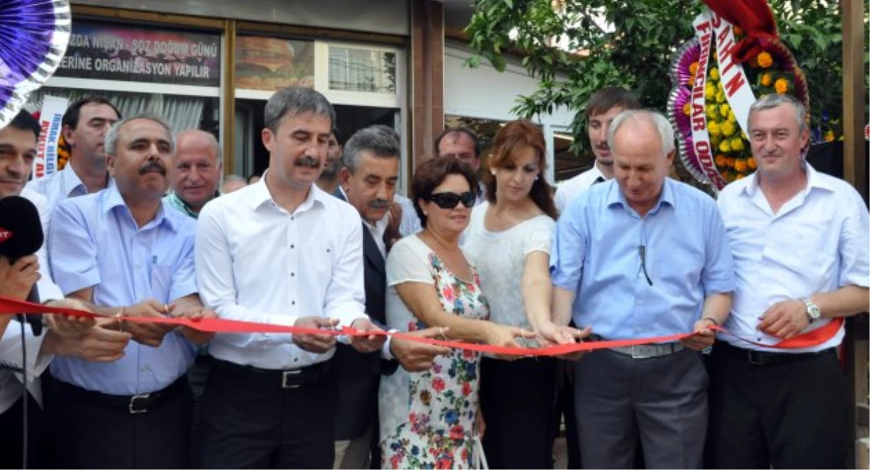 Turgutlu\'ya, Makedonya Göçmenleri Derneği Açıldı