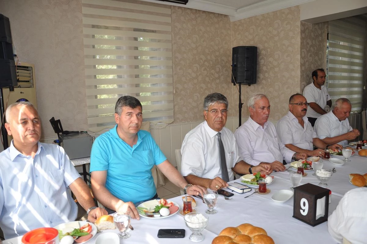 AK Parti Tarsus İlçe Yönetimi Tanıtıldı