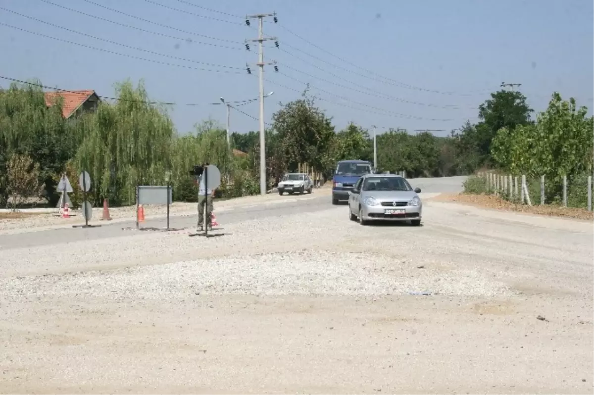 Arsa Sahipleri Yol İçin Arsalarını Verdi