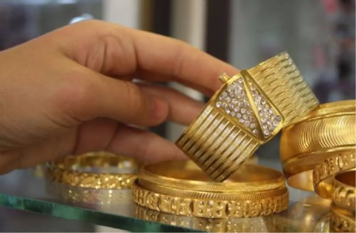 Altın, 1300 Dolar Sınırında