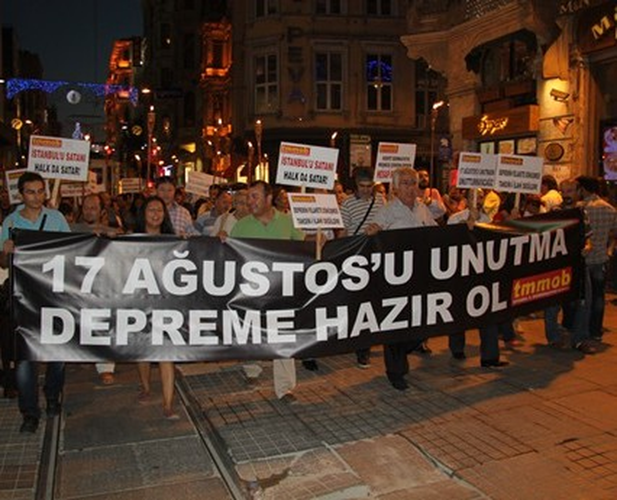 Marmara Depreminin 15. Yılında "Depreme Duyarlılık Yürüyüşü"