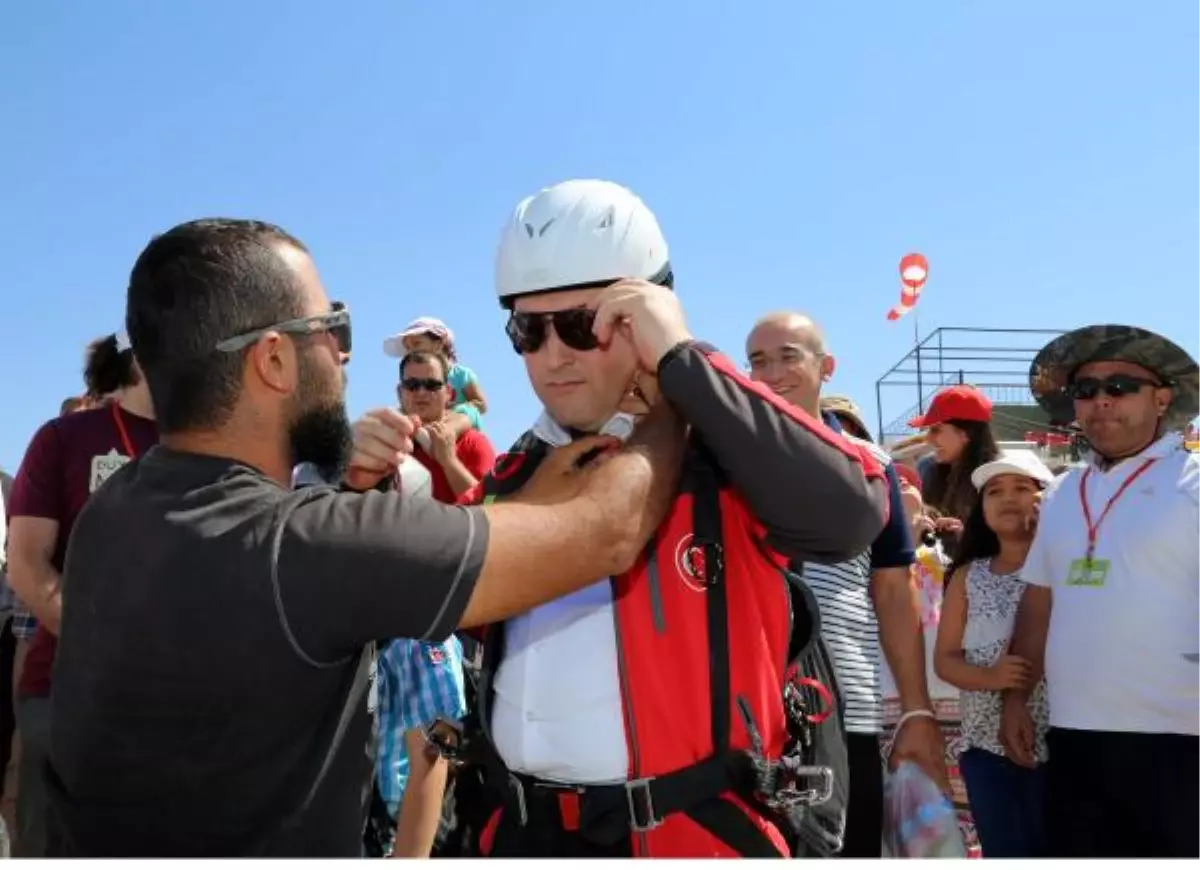 Başkan Palancıoğlu İlk Kez Yamaç Paraşütüyle Uçtu