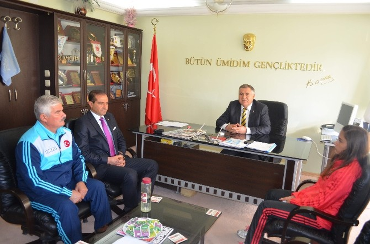 Bayan Halterciler Dünya Şampiyonasına Katılacak