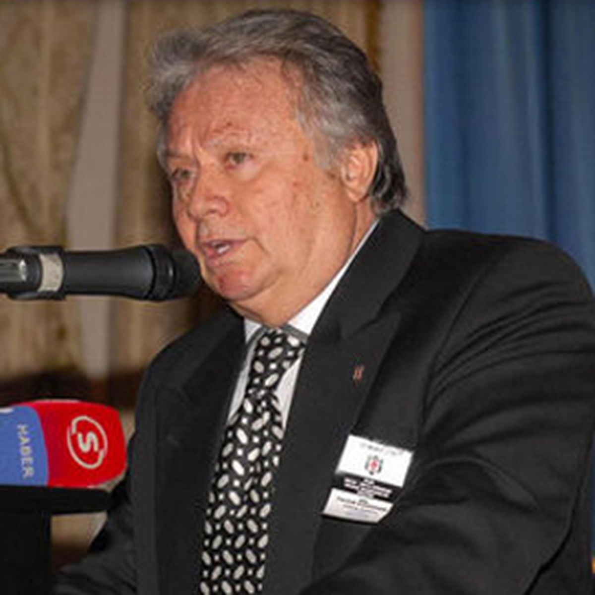 Beşiktaş Kulübü\'nde 283 Kişinin Divan Kurulu Üyeliği Düştü