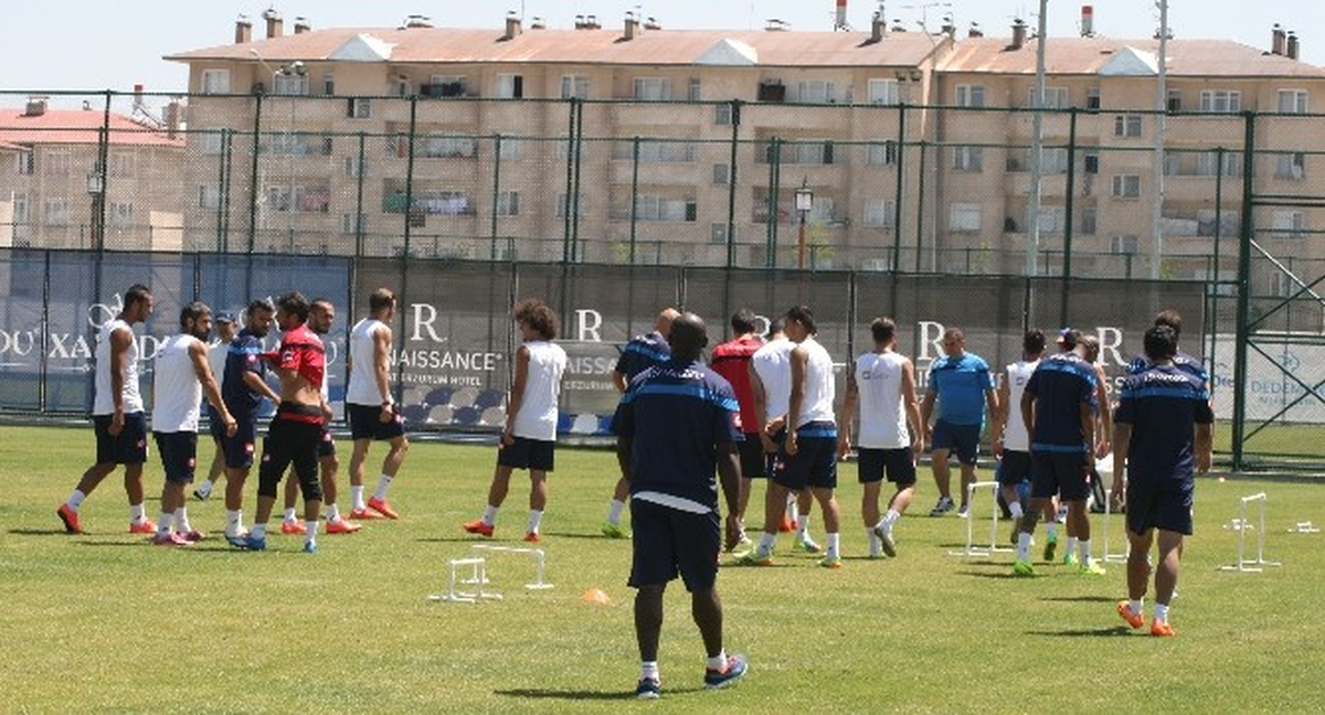 Rizespor\'da Hazırlıklar Sürüyor