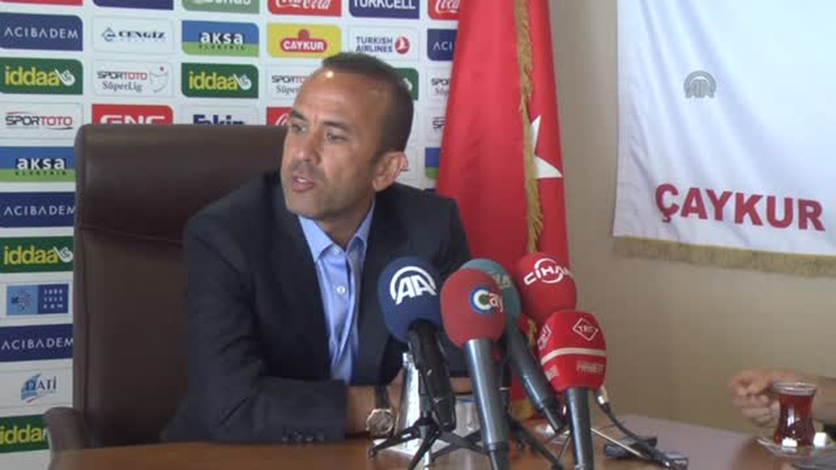 Çaykur Rizespor Teknik Direktörü Mehmet Özdilek -