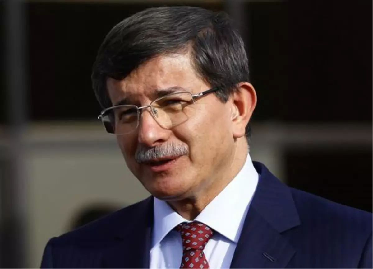 Davutoğlu Sayın Başbakanım Diye Karşılandı