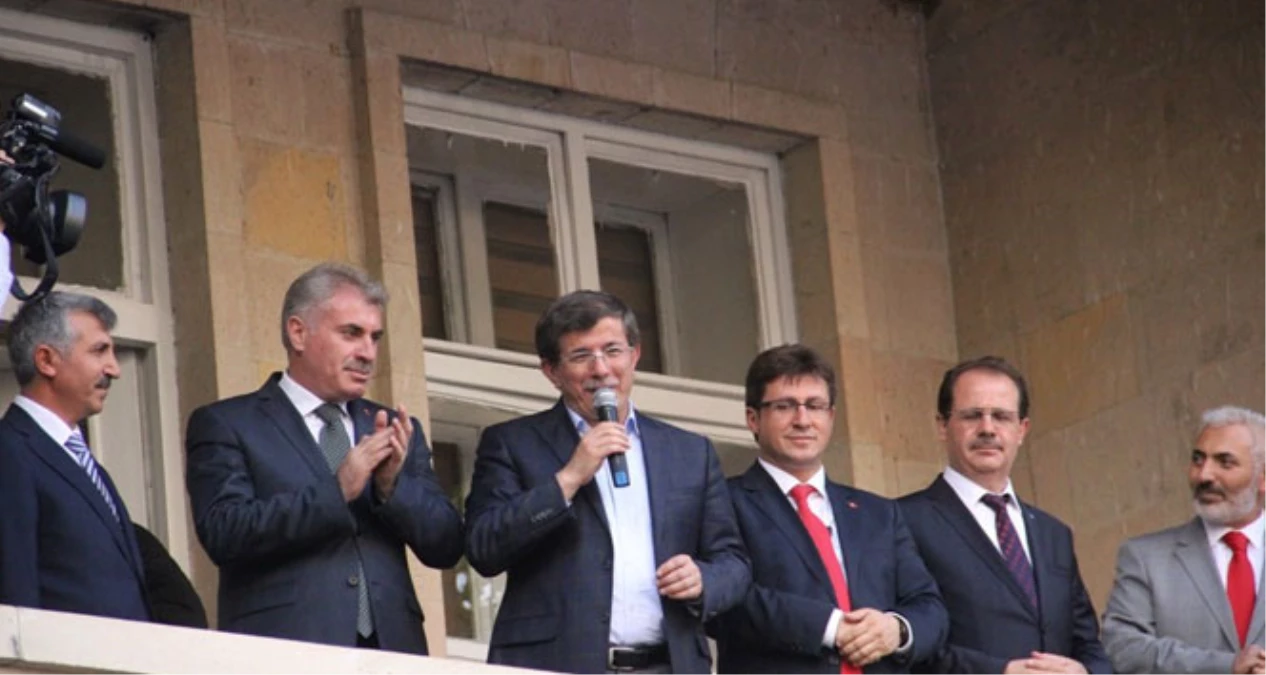 Dışişleri Bakanı Davutoğlu Bayburt\'ta