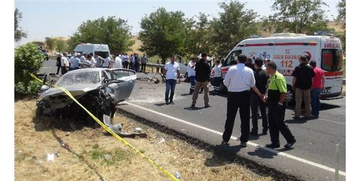 Diyarbakır\'da Trafik Kazasında 3 Polisin Hayatını Kaybetmesi