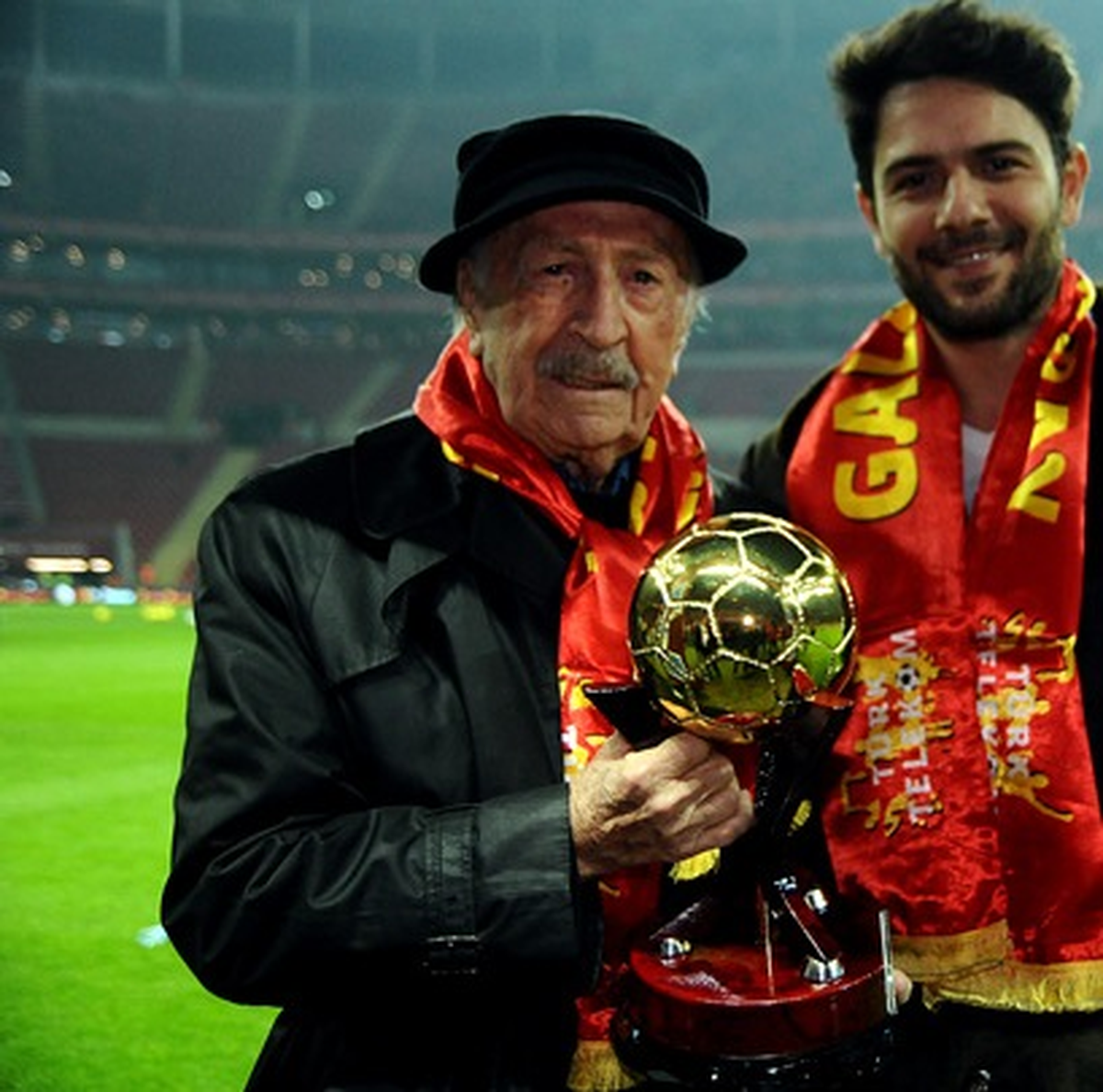 Galatasarayın Efsane Futbolcusu Turgan Ece Hayatını Kaybetti