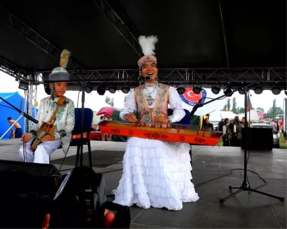 Macaristan\'da Dördüncü Türk Dünyası Kurultayına Destek