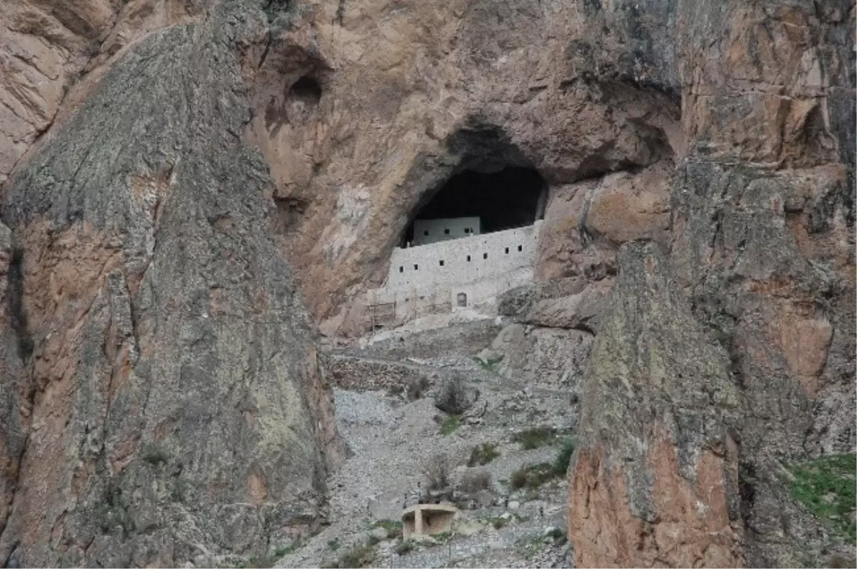 Bakanlık Manastırı "Ören Yeri" İlan Etti