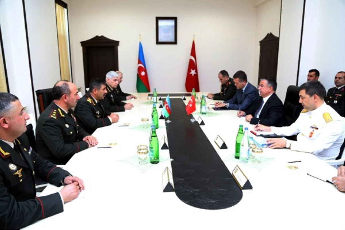 Milli Savunma Bakanı İsmet Yılmaz Azerbaycan Savunma Bakanı Zakir Hasanov\'la Bir Araya Geldi