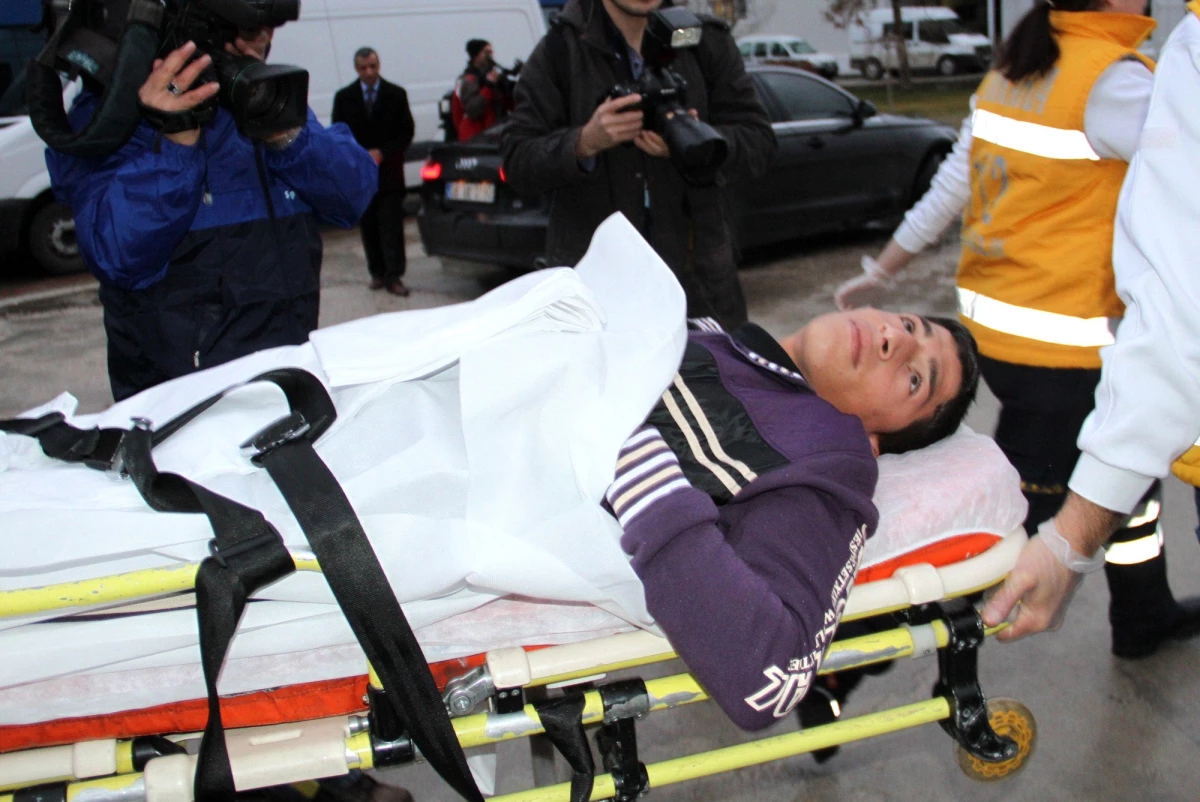 Sağlık Bakanlığı: Türkiye\'ye Getirilen 25 Yaralı Filistinliden 1\'i Hayatını Kaybetti