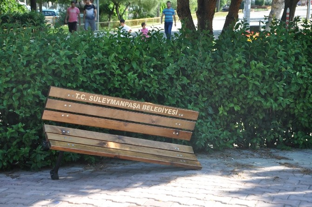 Süleymanpaşa Sahildeki Bankları Kırdılar