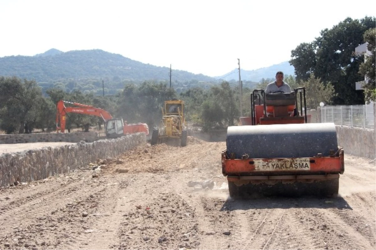 Yol Düzenleme Çalışmaları Sürüyor