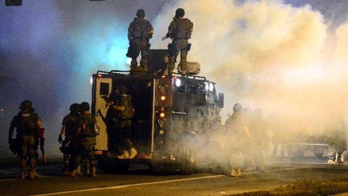 ABD\'deki Ferguson Olaylarında 31 Kişi Tutuklandı