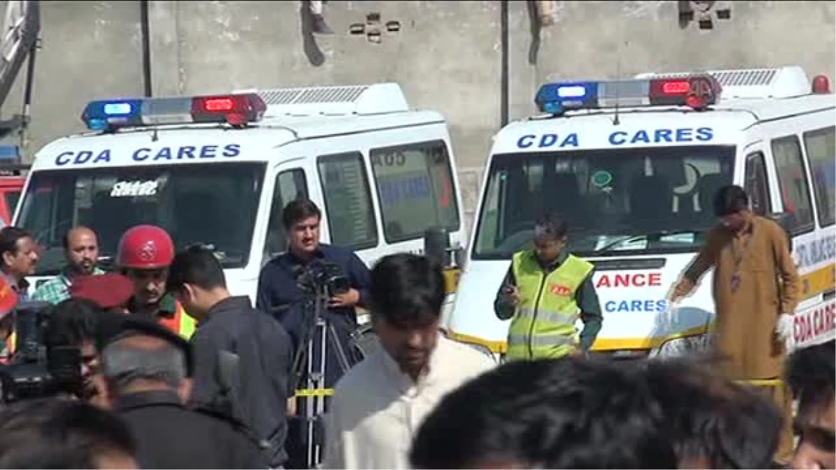 Pakistan\'da Bombalı Saldırı: 6 Ölü