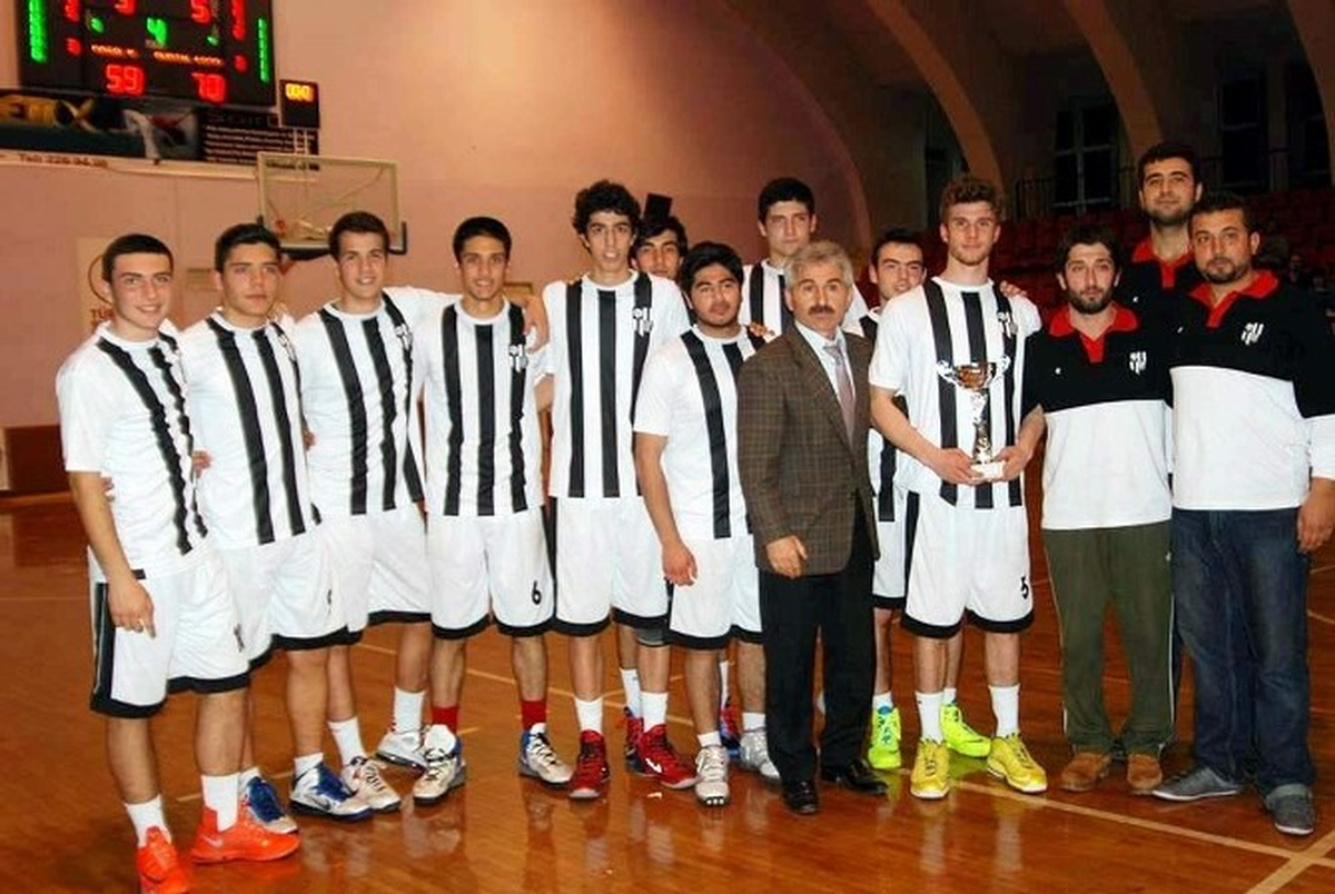Aydınspor 1923 Basketçilerin Kupalarıyla Avunacak